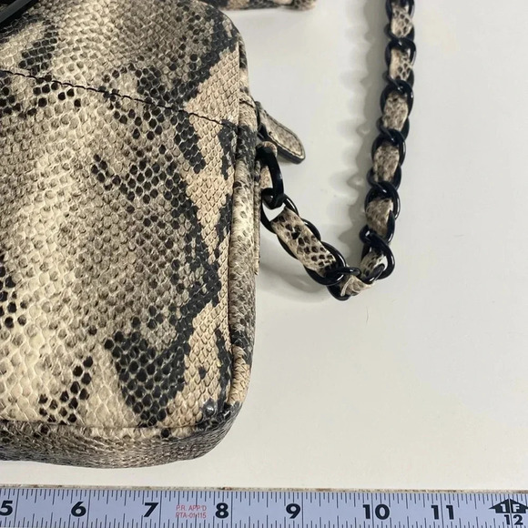 KELLY WYNNE Snake Embossed Leather Camera Bag - Picture 7 of 9